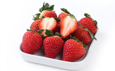 冬天吃草莓是反季节吗(吃草莓的注意事项)