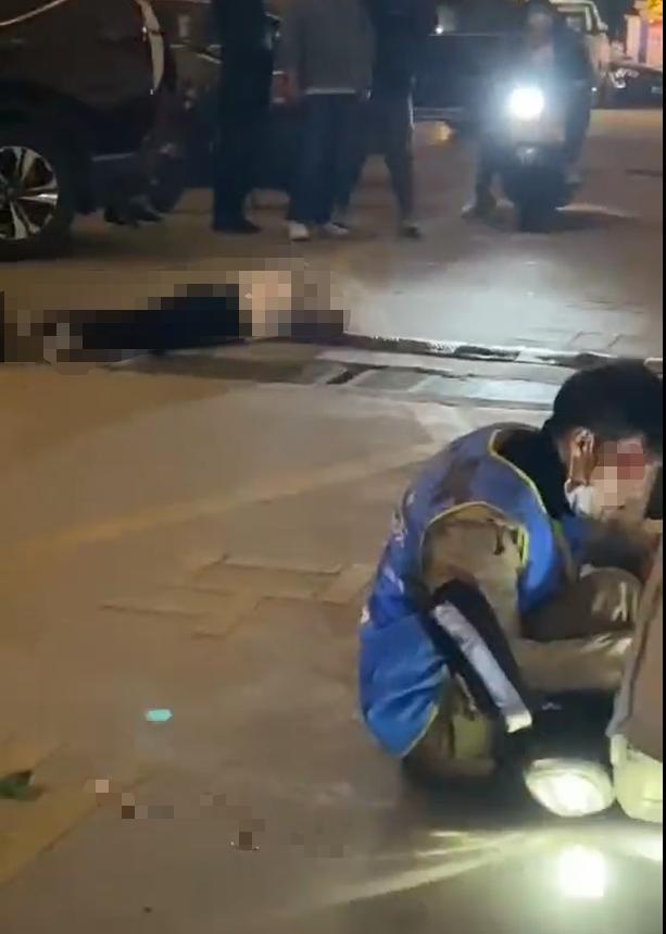 「小哥」广东珠海一女子跳楼砸伤路过外卖小哥头部？警方：确接到警