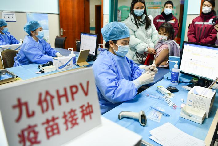 「线上」九价HPV疫苗接种乱象调查：社区医院一苗难求 线上“黄牛”加