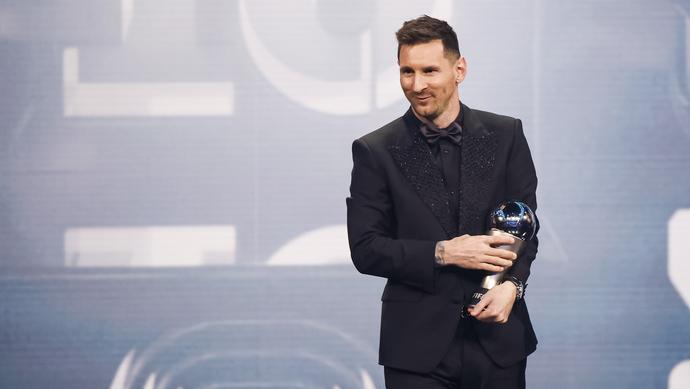 「国际足联」国际足联年度颁奖典礼举行 梅西获2022年度最佳男足运动员
